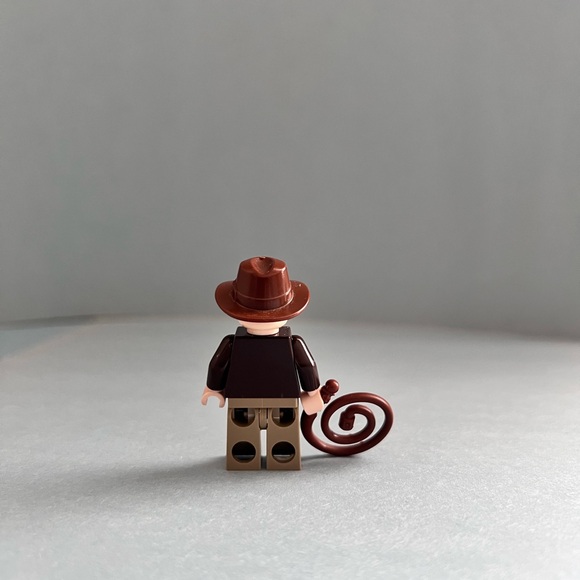 LEGO Indiana Jones Minifigure - Picture 2 of 3